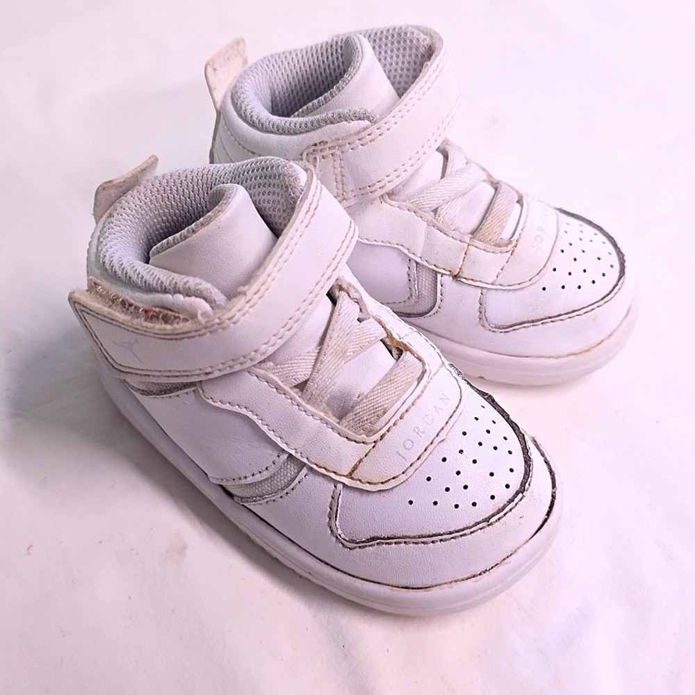 Jordan Sky High OG Toddler 5C White 886315-100 Mid Top Sneakers Retro